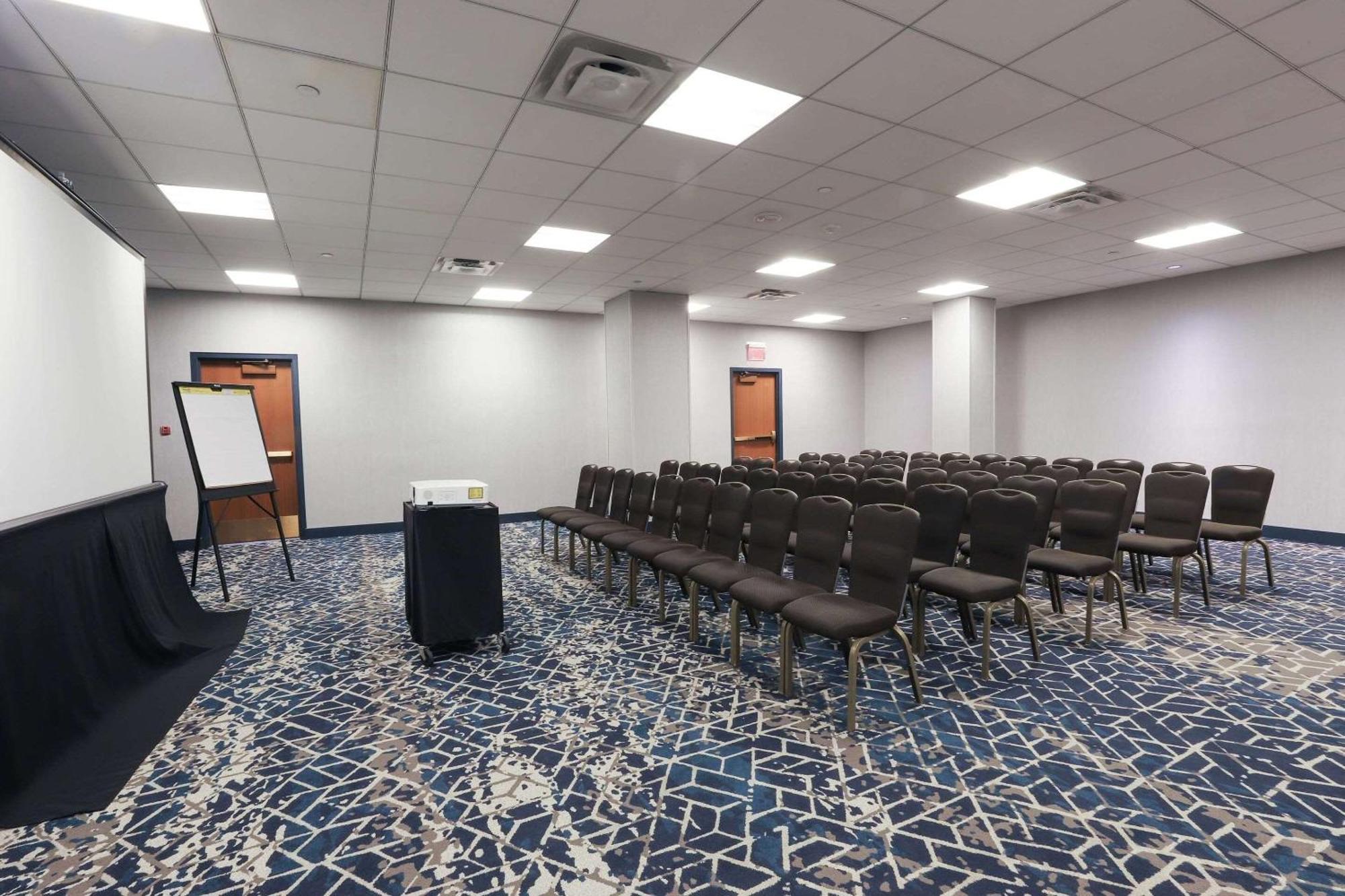 Radisson Plaza Hotel And Suites Kalamazoo Extérieur photo