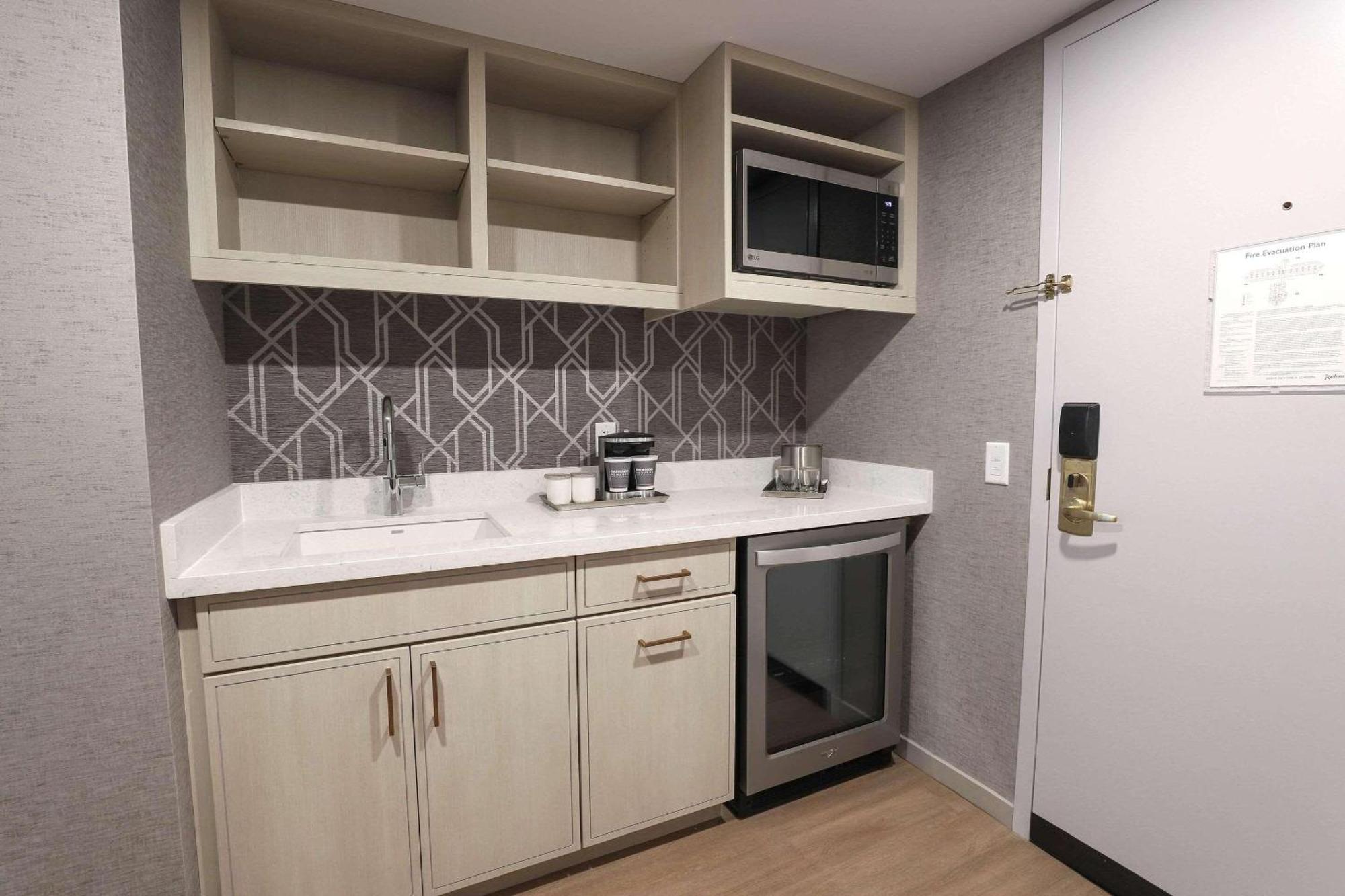 Radisson Plaza Hotel And Suites Kalamazoo Extérieur photo
