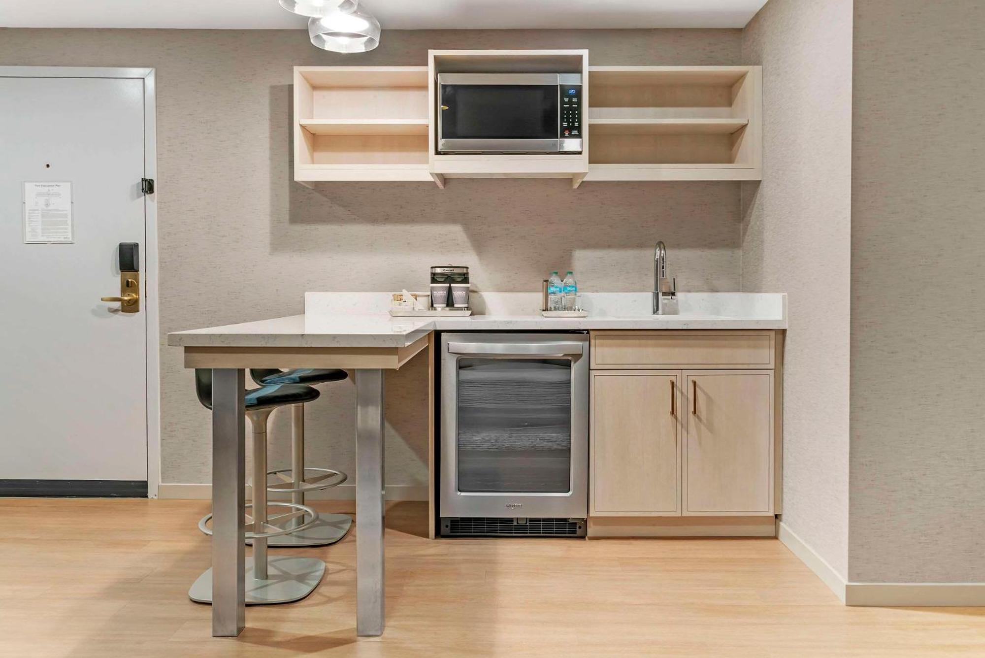 Radisson Plaza Hotel And Suites Kalamazoo Extérieur photo
