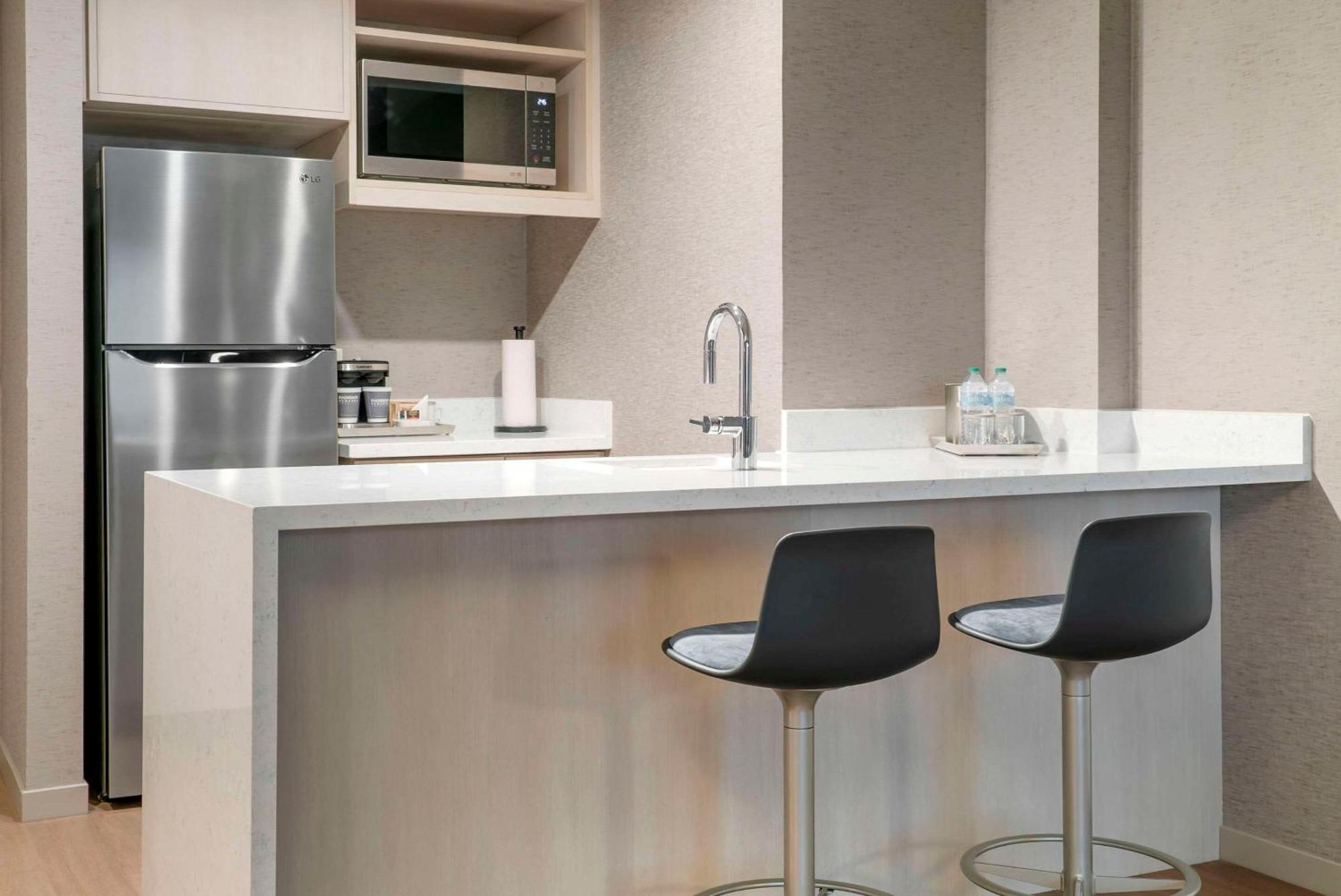 Radisson Plaza Hotel And Suites Kalamazoo Extérieur photo