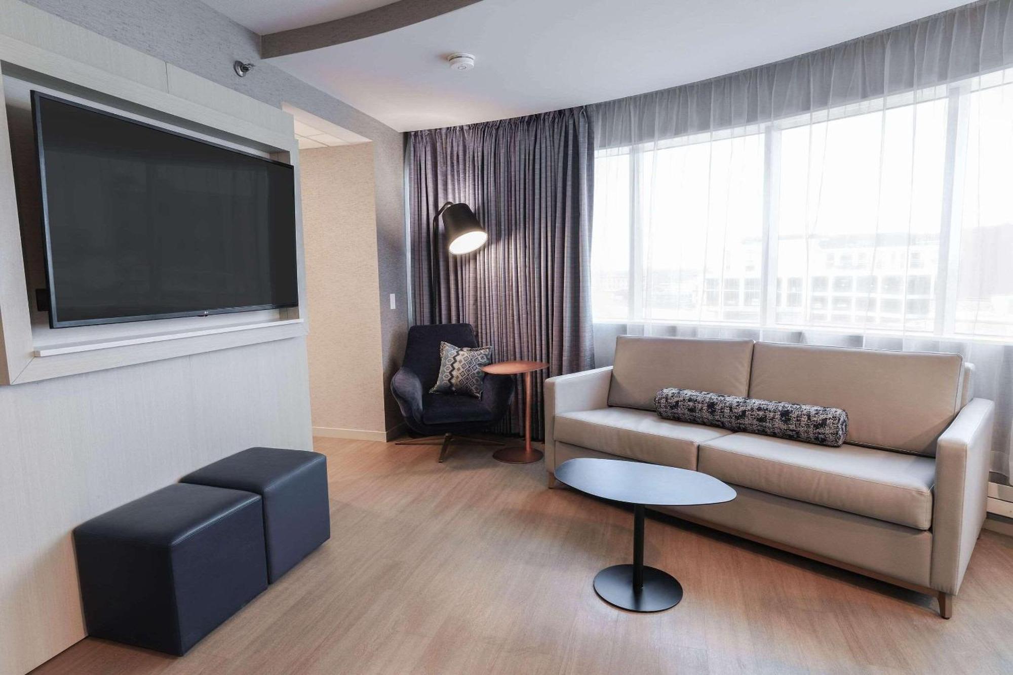 Radisson Plaza Hotel And Suites Kalamazoo Extérieur photo